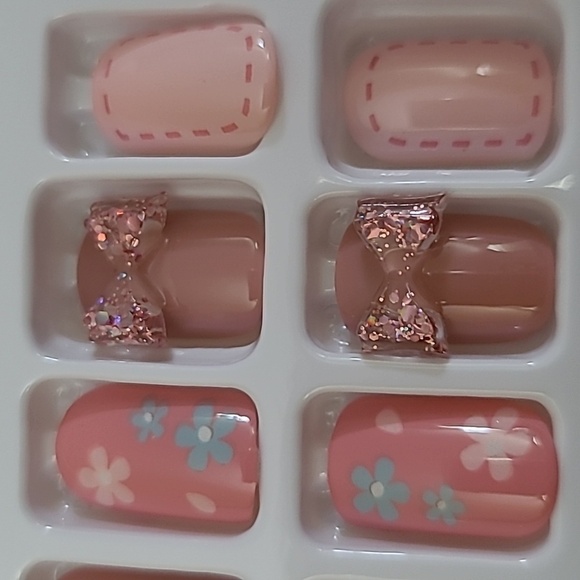 3D Bows & Flowers Press On Nails - Picture 15 of 16